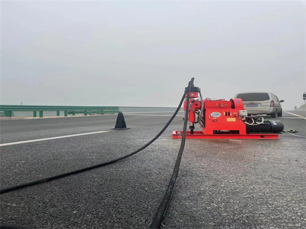 景洪马路路基路面开裂下沉注浆加固灌浆